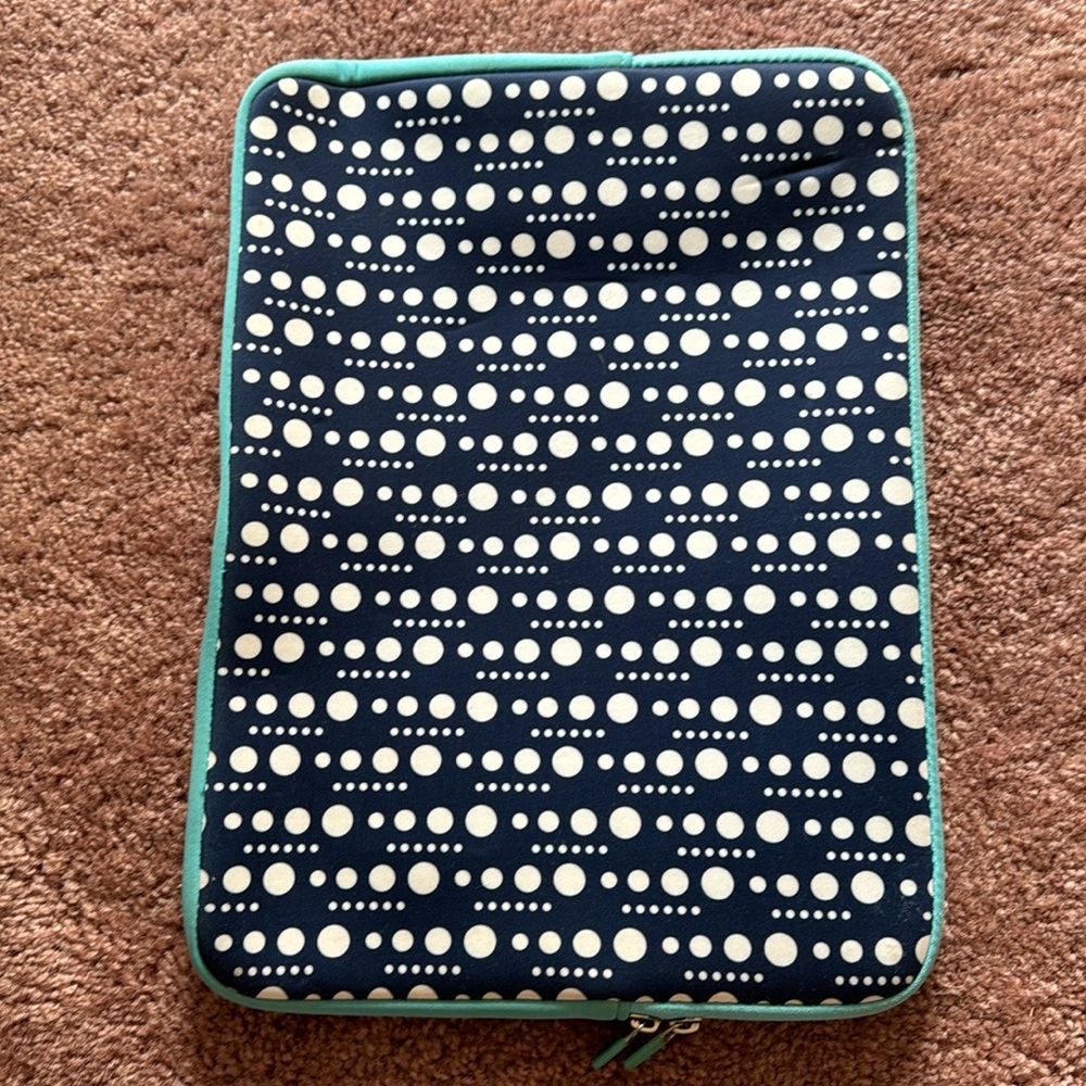 Laptop sleeve